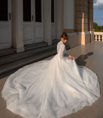 EILISH-ANNA SPOSA